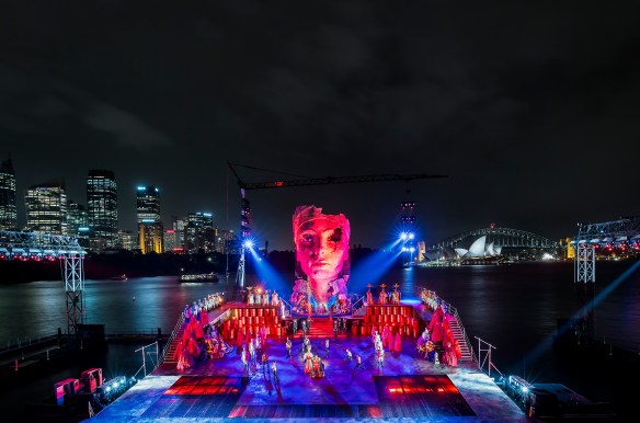 The Aida stage is dominated by a giant head of Queen Nefertiti. Photo: Hamilton Lund