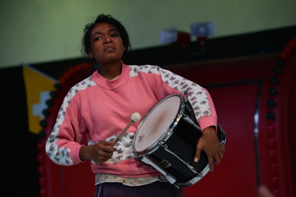 Emele Ugavule as Kattrin. Photo: Heidrun Lohr